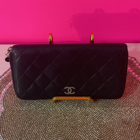 Chanel Long Zipper black wallet in good condition - Picture 9 of 16